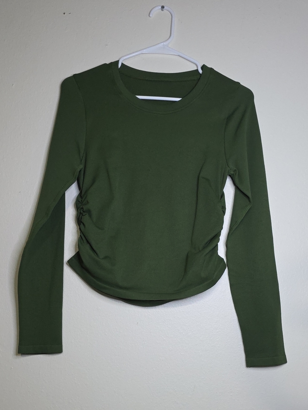 Ruched-Side Long Sleeve Tee in Olive Green